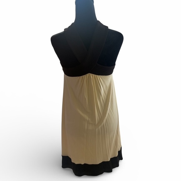 Vintage Diane von Furstenberg Lion Halter Dress,
cream, black, flowy, Size 2 - Picture 5 of 9